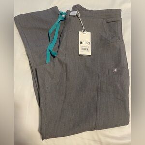 FIGS Women's Yola Petite Skinny Pants in Gray